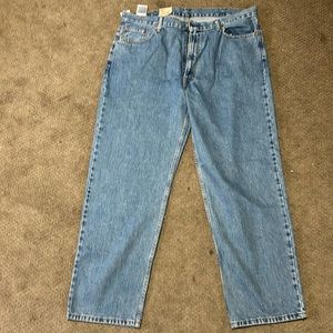 Levi relaxed fit 550 42X32 New with tags